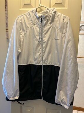 Columbia White Hooded Lightweight Jacket